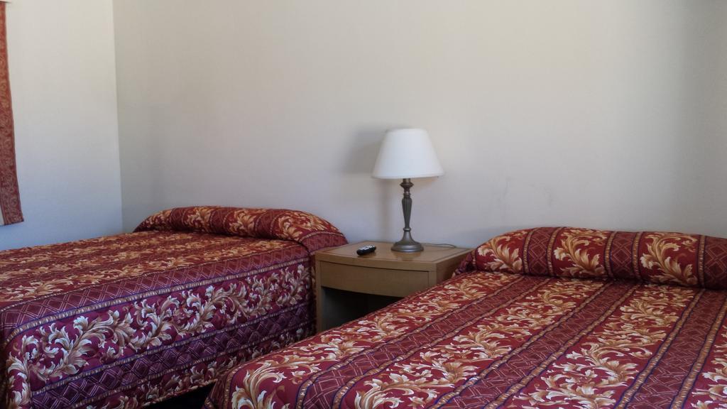 Lido Hotel Хънтингтън Парк Стая снимка